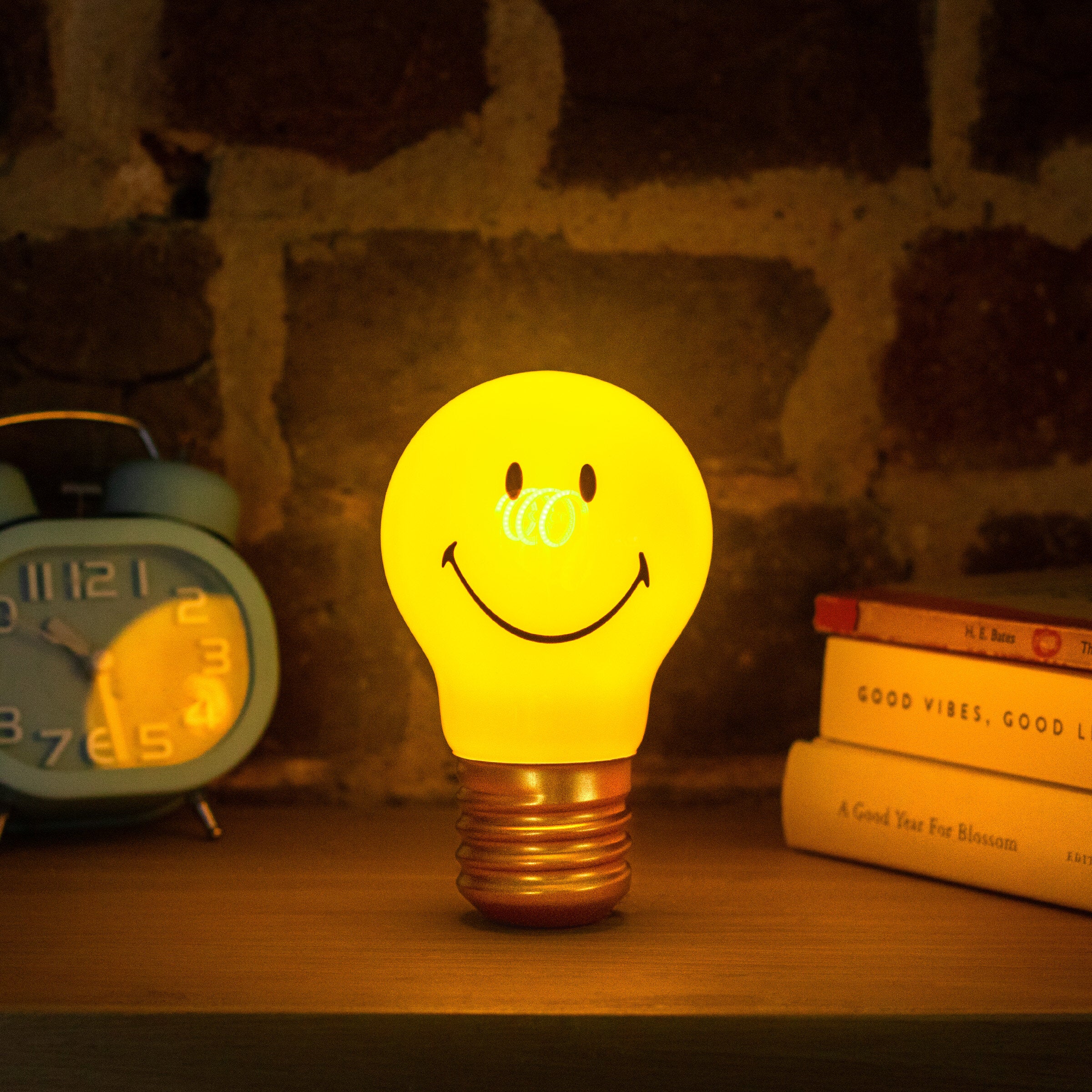 SMILEY CORDLESS LIGHTBULB