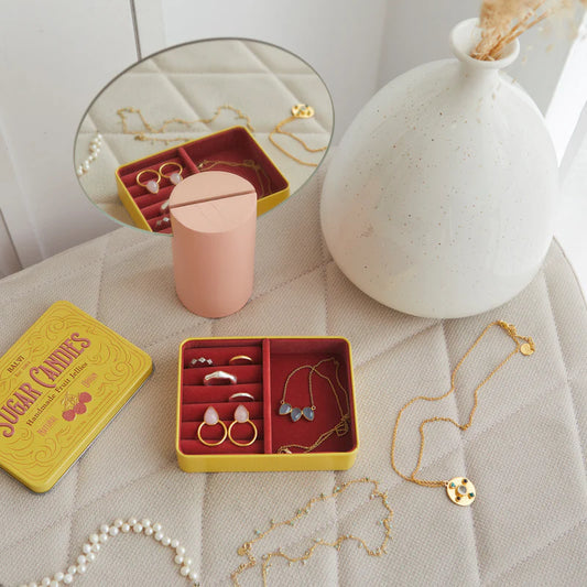 Mbajtese bizhush Sugar Candy