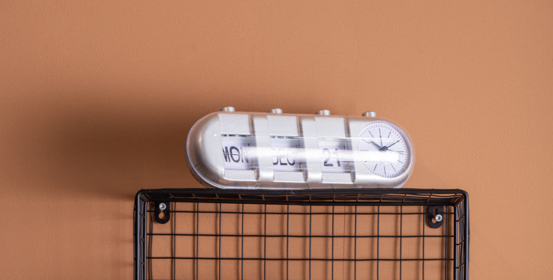 Ore me alarm Retro Tube Calendar Flip Silver