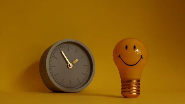 SMILEY CORDLESS LIGHTBULB