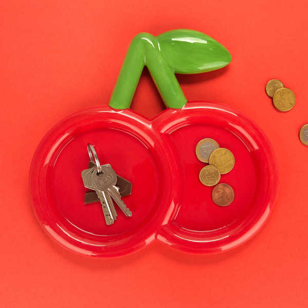 Mbajtese Bizhush Cherry red