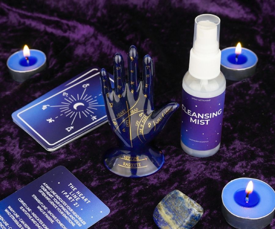 HOST YOUR OWN PALM READING NIGHT